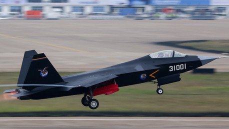 Estreno mundial: China presenta su caza de quinta generación en Dubái