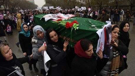 Afganistán: La decapitación de una niña a manos de extremistas genera la mayor protesta en 15 años 