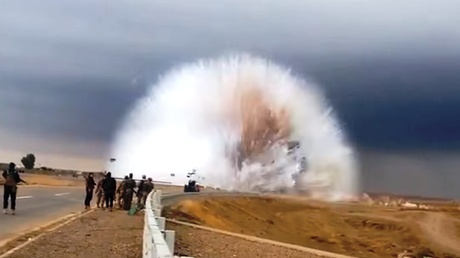 Terrible video de la explosión de un cochebomba con un terrorista suicida