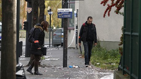 Ocho migrantes han entrado en Europa con pasaportes idénticos a un terrorista suicida en París