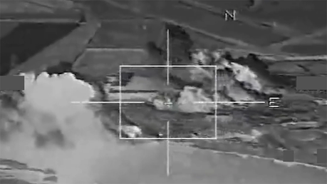 Primeras imágenes de los ataques de Francia sobre la capital del Estado Islámico