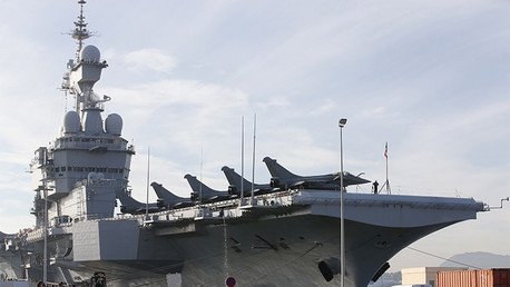 El único portaaviones francés zarpa rumbo a Siria para la operación contra el Estado Islámico