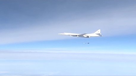 Video: El bombardero ruso Cisne Blanco 'ajusta cuentas' con el Estado Islámico