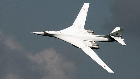 Desde Rusia: Bombarderos estratégicos lanzan 12 misiles de crucero contra el EI en Siria