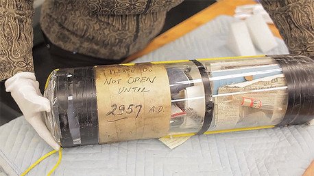 "Abrir dentro de mil años": hallan una cápsula con un mensaje a la generación del año 2957