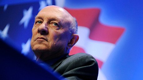 Exdirector de la CIA: "Snowden merece ser ahorcado por los atentados de París"