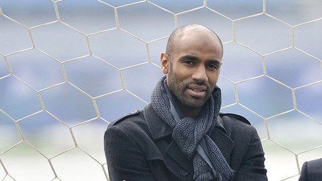 Exfutbolista musulmán causa polémica con sus comentarios sobre los atentados en París