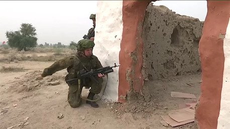 Video en primera persona: Fuerzas especiales de Rusia y de la India se unen contra los 'terroristas'