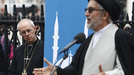 Arzobispo de Canterbury pone en duda la existencia de Dios después de los atentados en París