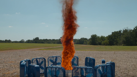Infierno terrenal: así se ve un tornado de fuego a cámara lenta