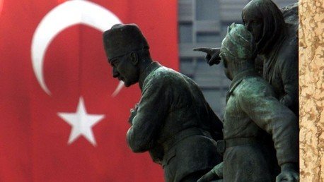 Turquía se margina internacionalmente con el derribo del Su-24 ruso