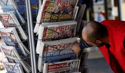 'Matando al mensajero': Turquía juzga a periodistas por revelar envío de armas a extremistas sirios