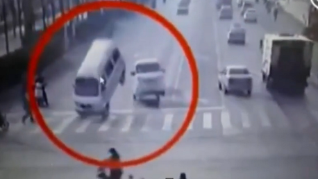 Los coches comienzan a levitar inexplicablemente en China ¿Qué sucede?
