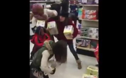 Consumir hasta morir: así celebran el 'Black Friday' 2015