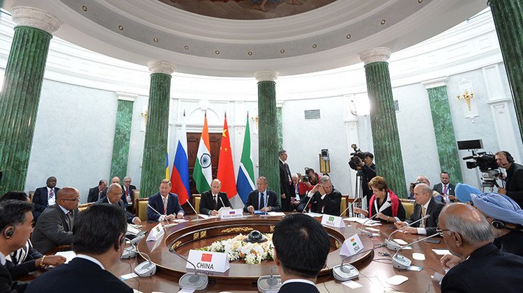 El Banco de Desarrollo del BRICS, a la conquista del mercado financiero chino