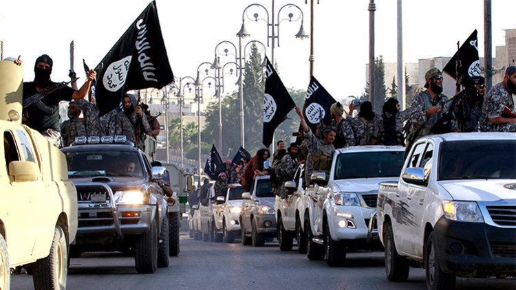 Atrocidades del EI: cortan cabezas y obligan a sus esclavas a desnudarse para venderlas