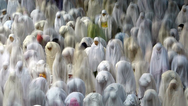 En el nombre de Alá, la comunidad musulmana más grande del mundo se opone al EI