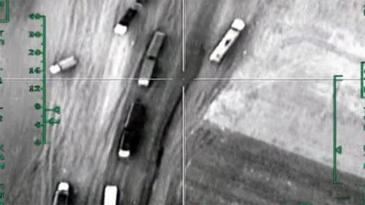 Nuevos videos: Ataque aéreo ruso a un convoy terrorista con petróleo en Siria