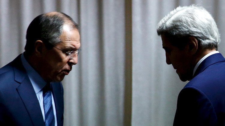¿Rusia "aislada"?: Kerry llega a Moscú para buscar una solución al conflicto sirio