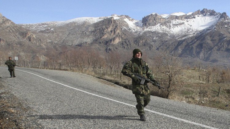 Obama insta a Erdogan a retirar las tropas turcas de Irak