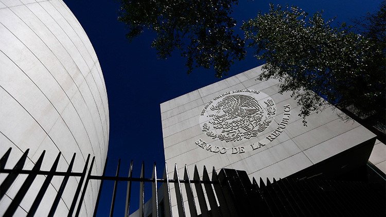 México estudiará en 2016 la conveniencia de cambiar la Constitución en el año de su centenario