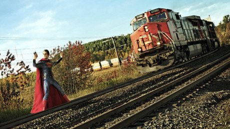 Si los superhéroes vivieran 'con los pies en la tierra'