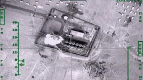 Video: Rusia lanza ataques a enormes depósitos de petróleo del Estado Islámico