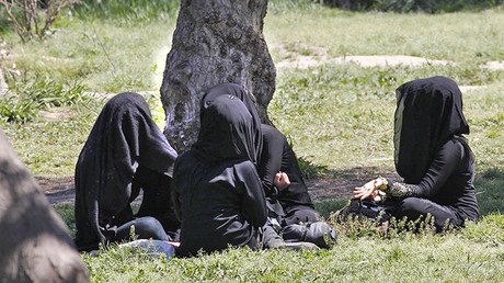 ¿Qué lleva a las jóvenes estadounidenses a unirse al Estado Islámico?