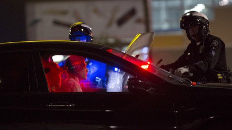 Un robo en un centro comercial de California causa el pánico por parecer un tiroteo (video)