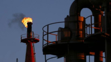 Los precios mundiales del crudo marcan un nuevo mínimo en 7 años