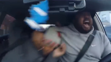 Cuando suena tu canción favorita por la radio