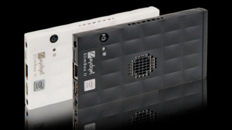 ¿El ordenador más pequeño del mundo? Presentan a Putin una computadora que cabe en bolsillo