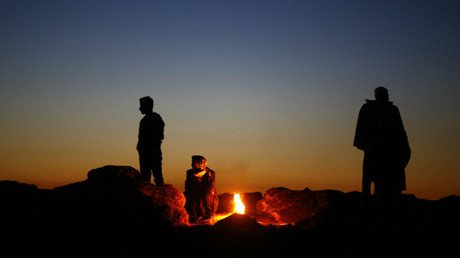 Los terroristas de pesca: el EI publica extravagantes fotos del ocio de los combatientes