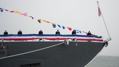 Moderno buque de combate de EE.UU. 'se rompe' poco después de abandonar el puerto