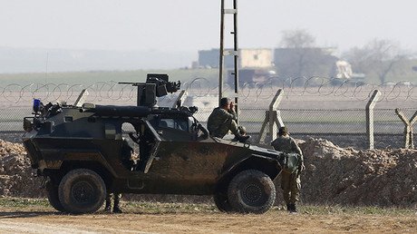 Tropas turcas se retiran de una base militar en el norte de Irak