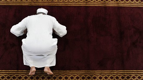 "Soy débil, me caí": Absuelven a un millonario acusado de violar a una adolescente "por accidente"