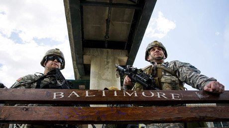 Bloquean las calles de Baltimore tras declararse nulo el juicio por el caso de Freddie Gray