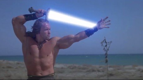 Schwarzenegger demuestra ser un auténtico jedi