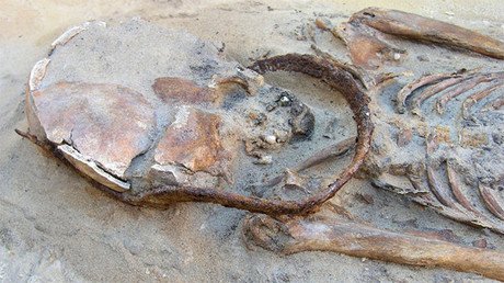 Abren viejos ataúdes de 'vampiros' en Polonia