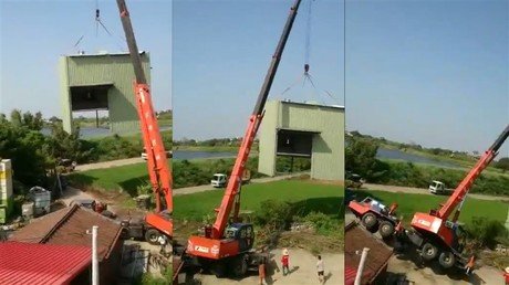 ¿Peor empleado del año? Este operador de grúa no hizo bien su trabajo...