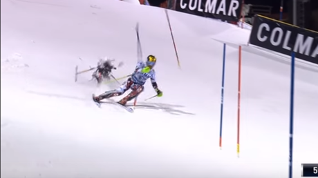 Cuando los drones atacan: a un esquiador casi le rompen la cabeza