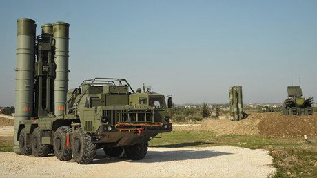 Video: S-400 en marcha, el sistema antiaéreo más potente de Rusia vigila el cielo sirio