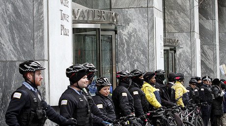 Policías matan por accidente a una mujer durante las fiestas navideñas en Chicago