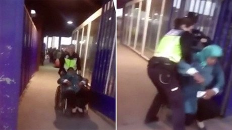Video: Policías españoles tiran al suelo a una mujer marroquí en silla de ruedas 