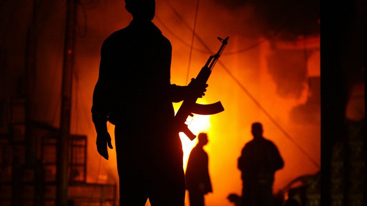 La embajada saudí en Bagdad, supuestamente en llamas tras el impacto de un misil