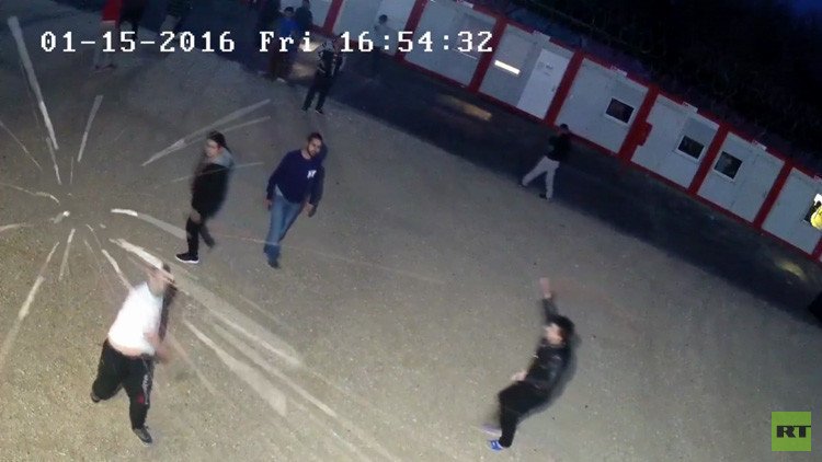 Video: Batalla campal entre los refugiados y la Policía en Hungría