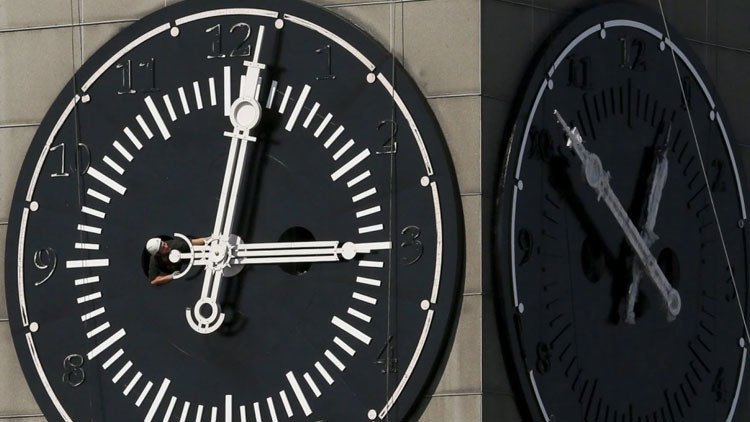 ¿No estamos solos?: Sospechan de existencia de un universo paralelo donde el tiempo corre al revés