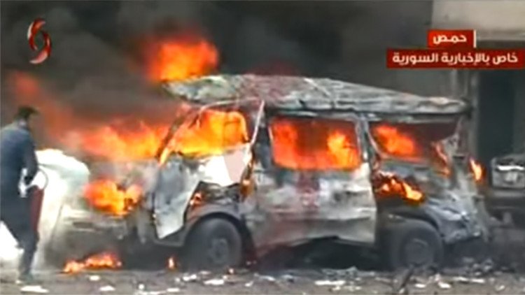 FUERTES IMÁGENES: Decenas de muertos y más de 100 heridos en dos explosiones en Homs