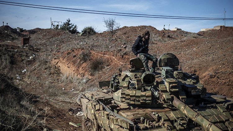 Así se ve el tanque ruso T-72 mejorado por especialistas sirios