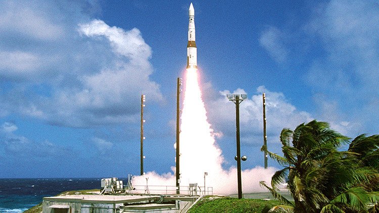 EE.UU. prueba en California un misil interceptor al estilo 'Star Wars'